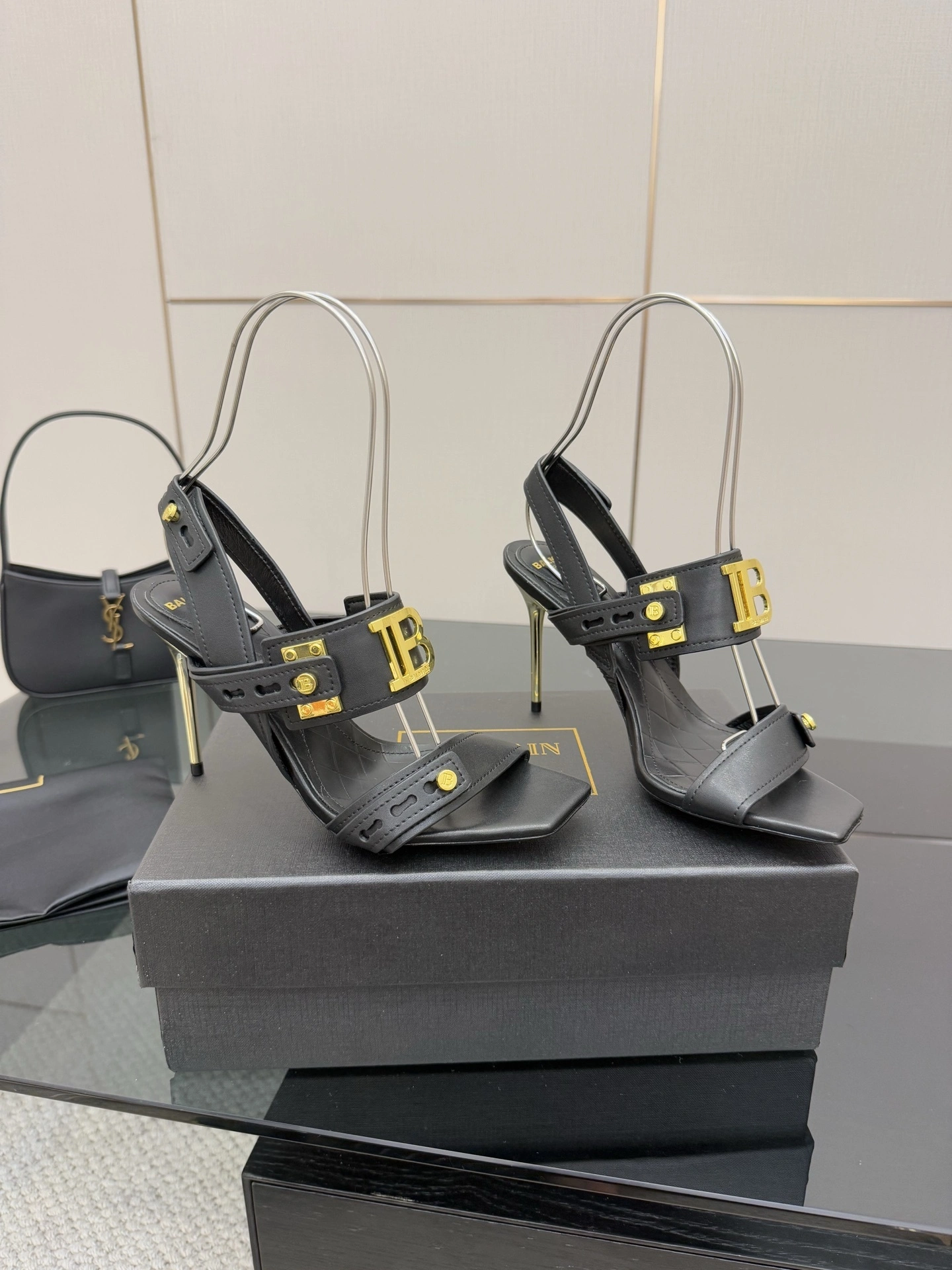 COCO-- 21871i9 EN1UH086LVITEAD Heel height：10.5CM cowhide item:E-X158E09802T